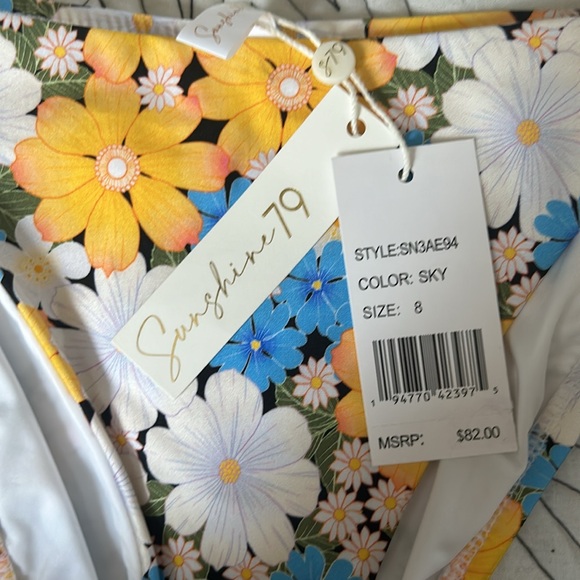 Sunshine 79 Daisy Daze Halter Triangle Top & Side Tie Hipster Bottom - Picture 5 of 8